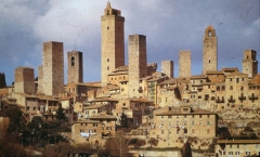 São Geminiano: a cidade das 100 torres