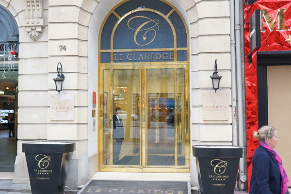 Apartamento de luxo com serviço de hotel é no Le Claridge Champs-Elysées