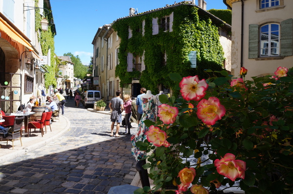 Lourmarin: uma cidade, um castelo e muito charme!